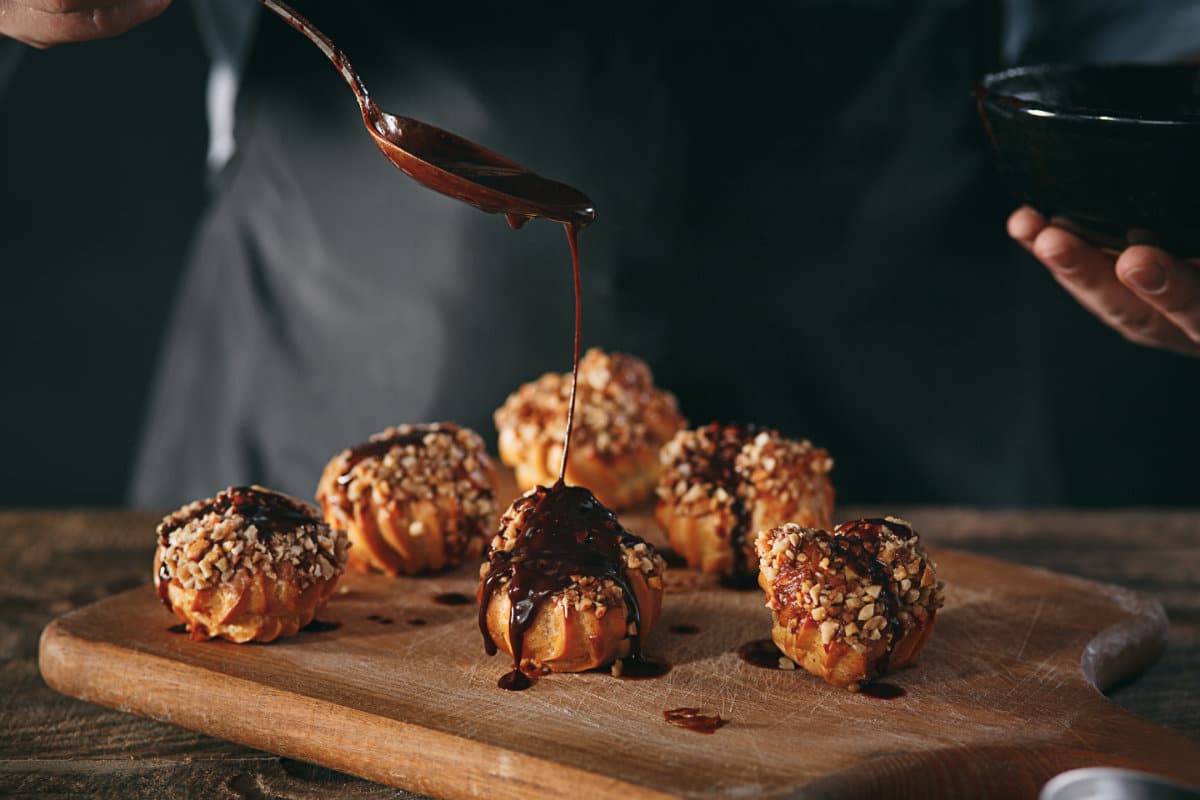 Kuchen Glasieren Der Ultimative Leitfaden Fur Die 3 Wichtigsten Kuchenglasuren Vegggi