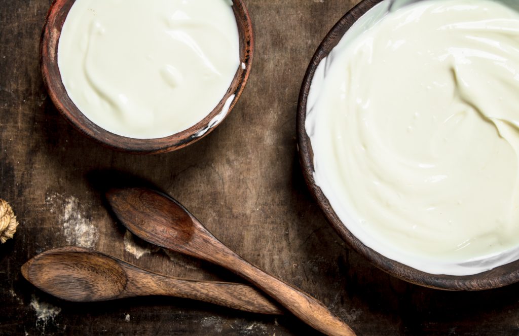 Wie taut man Joghurt auf?
