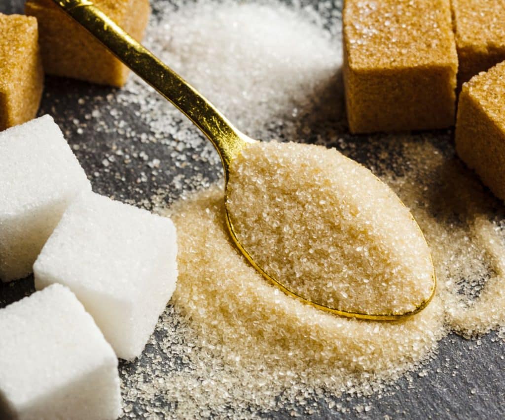 Was ist gesünder: Rohrzucker oder weißer Zucker?