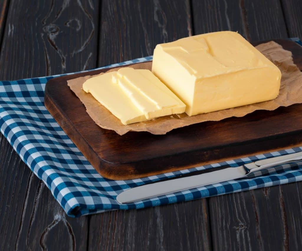 Wie lange hält sich eingefrorene Butter im Gefrierschrank?