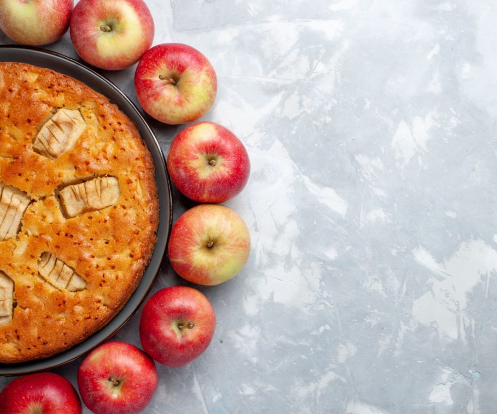 Wie taut man Apfelkuchen auf?